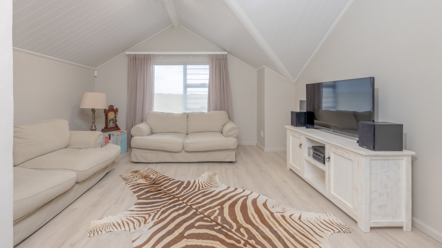 4 Bedroom Property for Sale in Oceanview Heights Western Cape